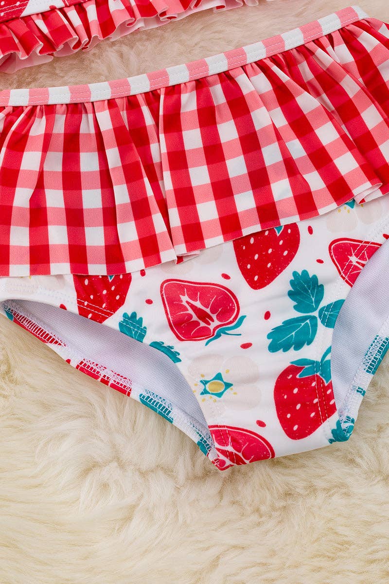 Strawberry printed swim set w/plaid ruffle. SWG25134001 🥽JEAN