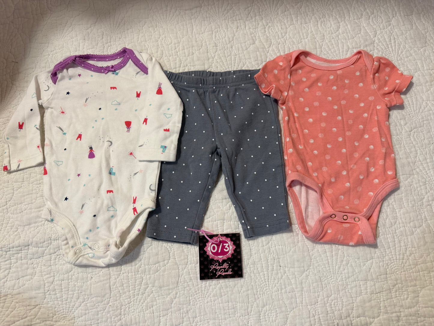 0/3m 2 onesies & bottoms