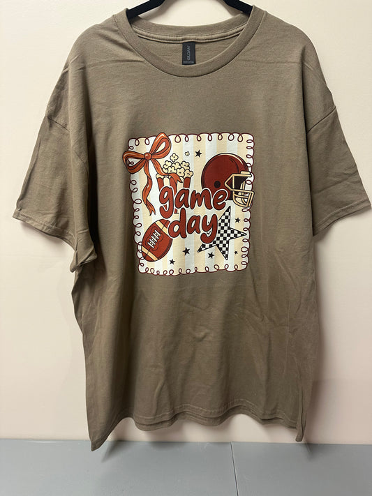 Adult xl game day tshirt