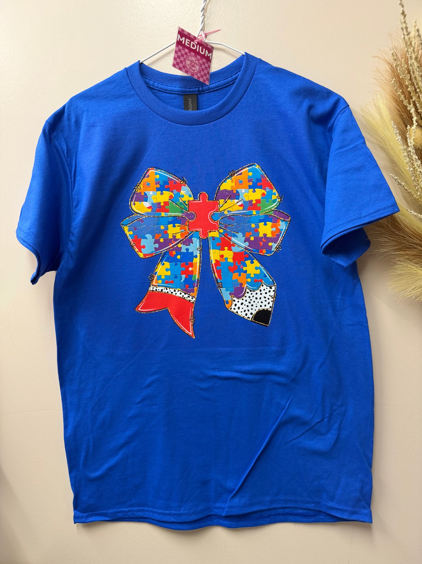 Adult Medium puzzle bow tshirt