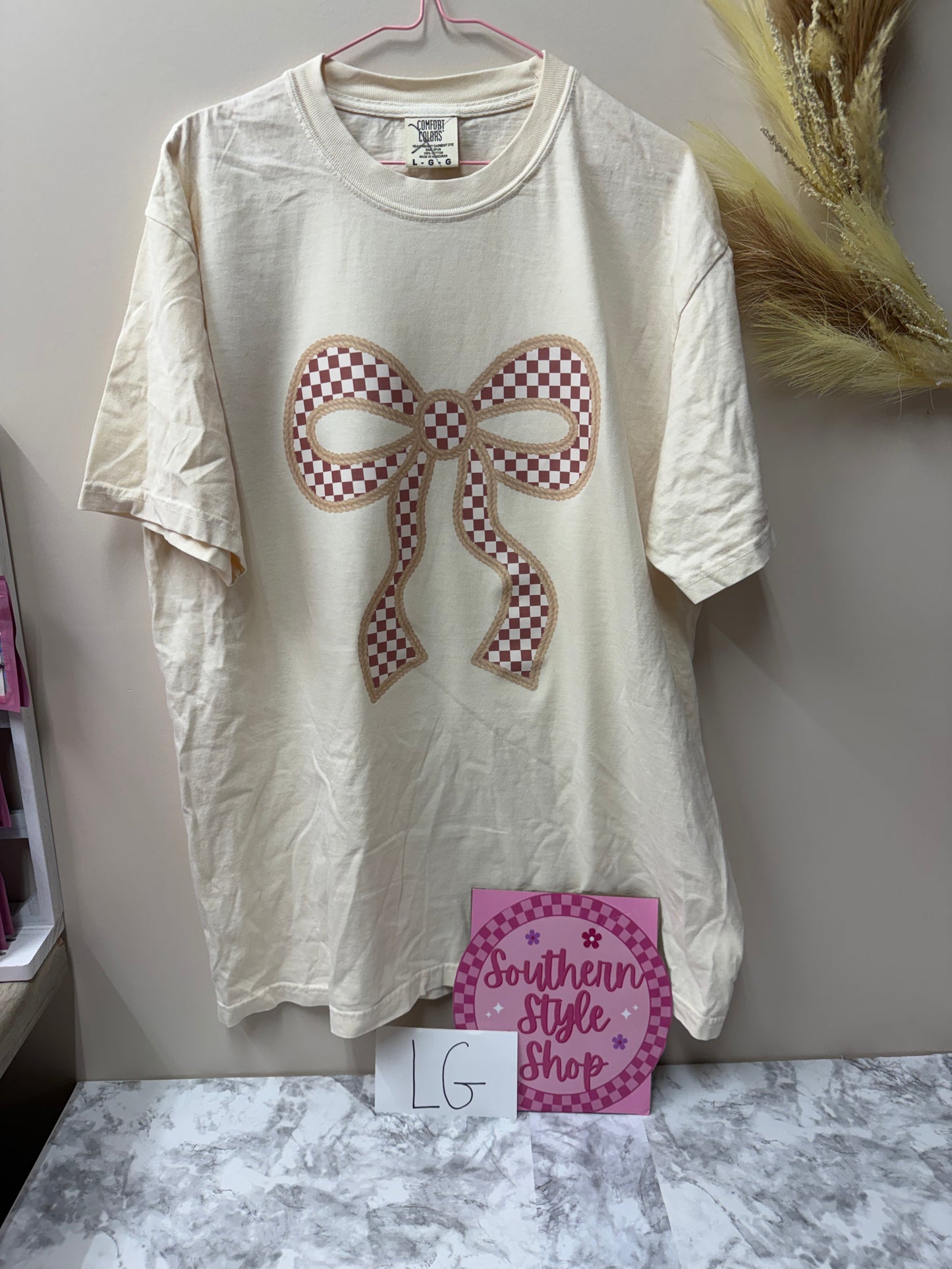 Adult large checkered bow tshirt