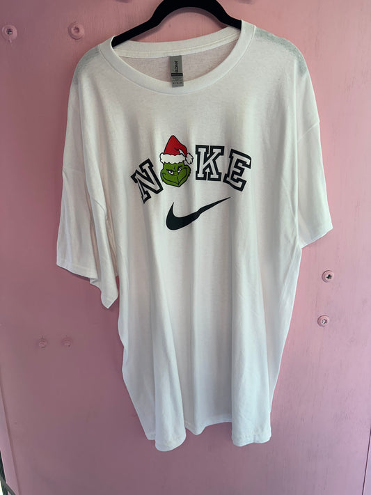 Adult xl Grinch inspired tshirt