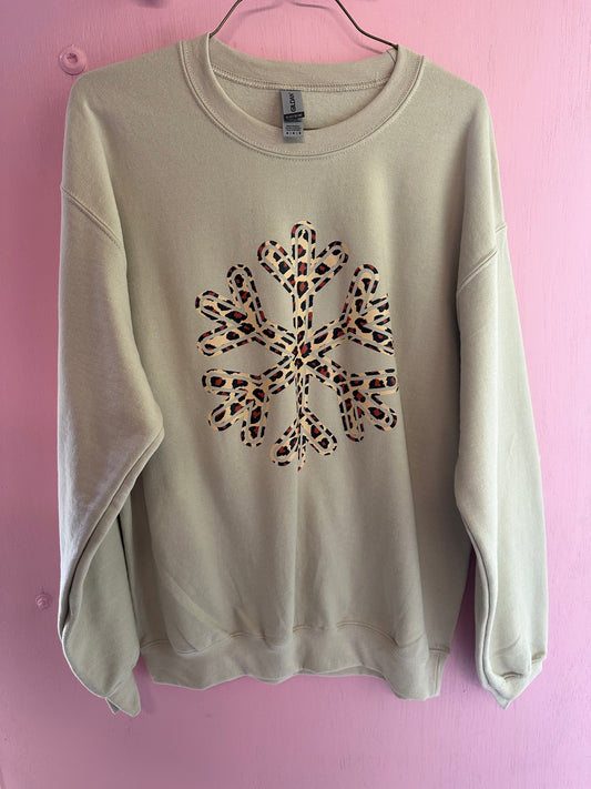 Adult medium snowflake sweatshirt