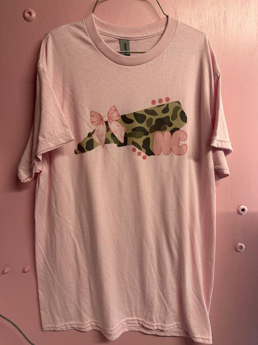 Adult medium camo NC tshirt