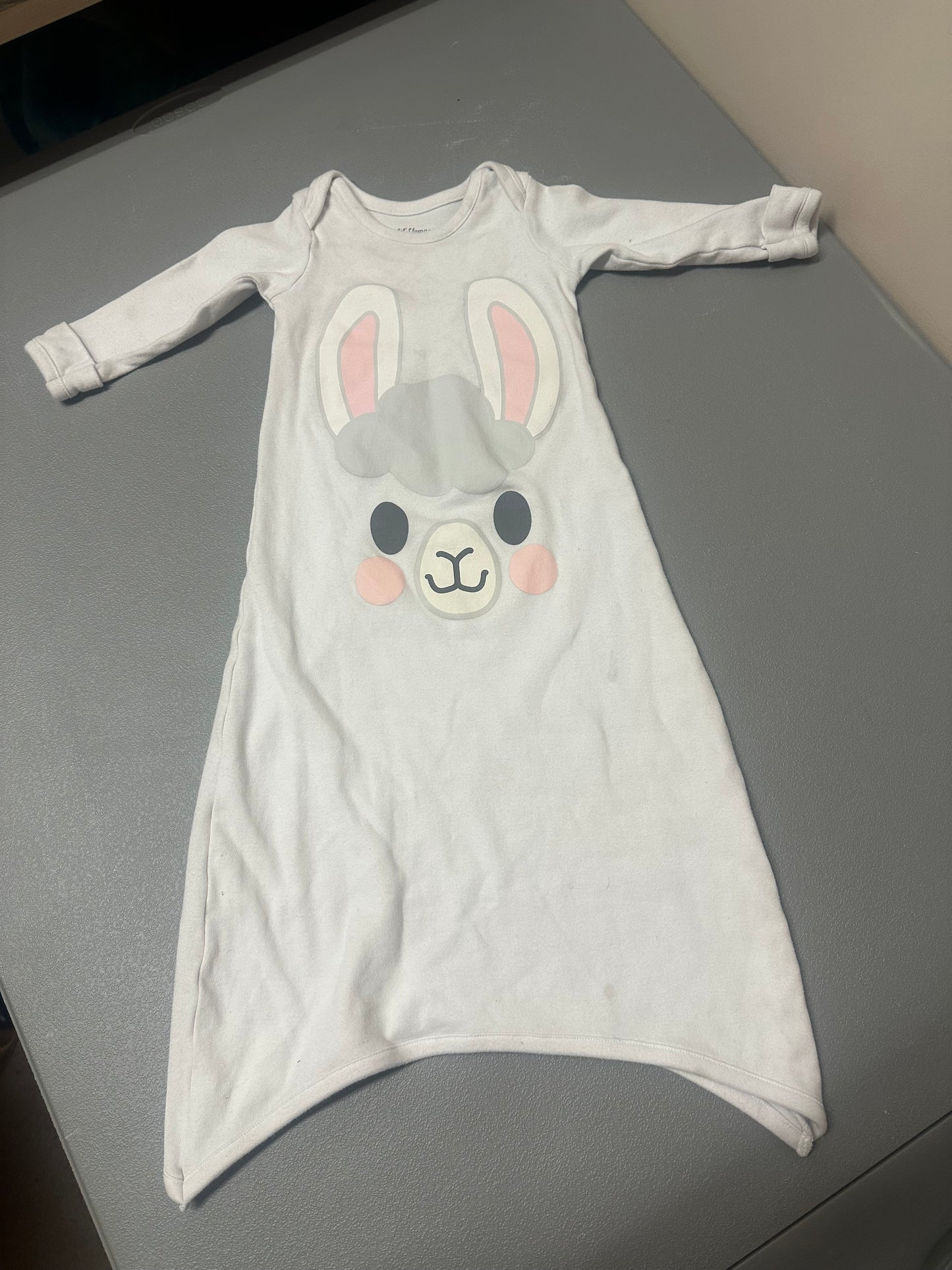 0/3m llama gown