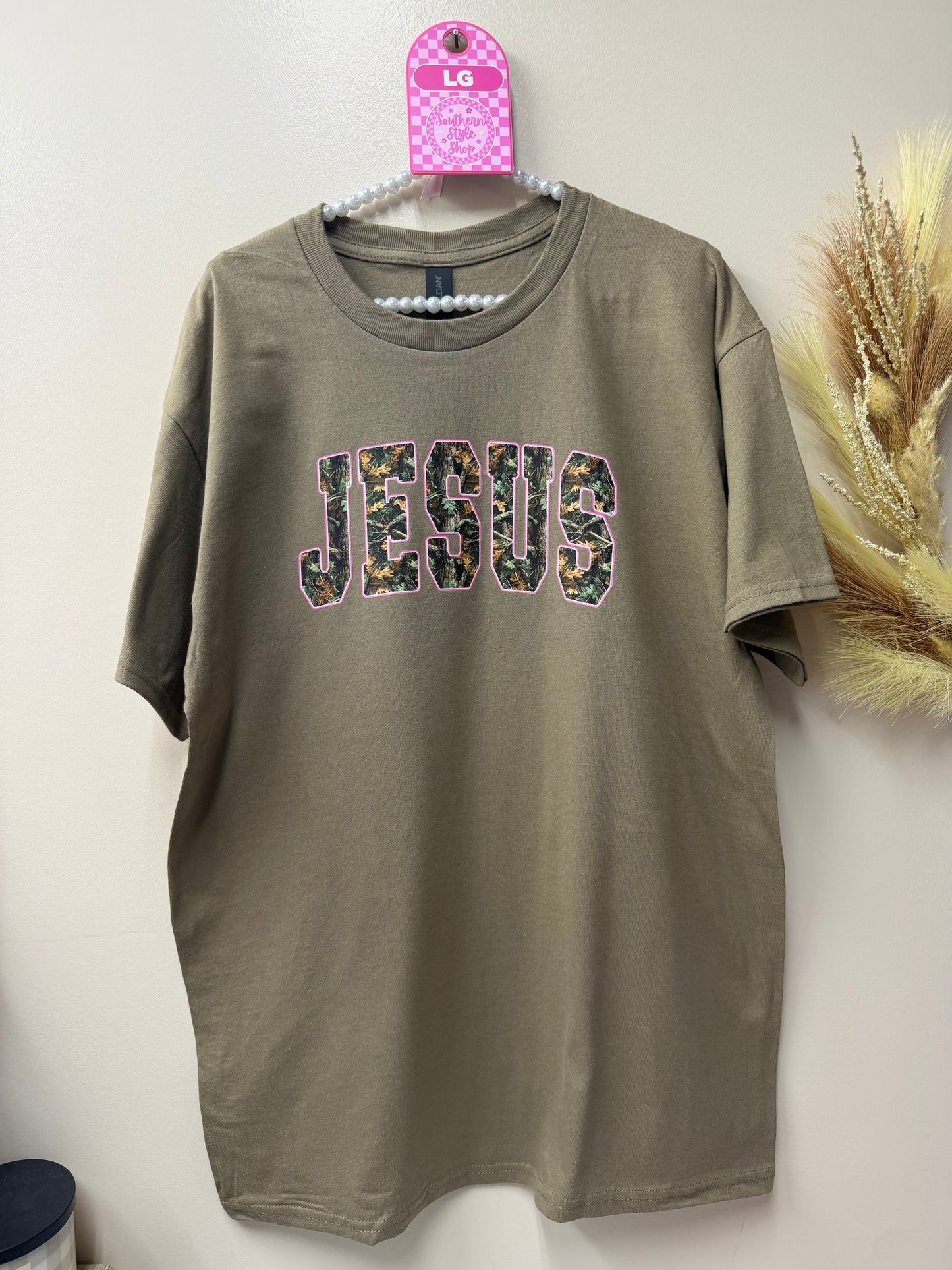 Adult large Jesus camo tshirt