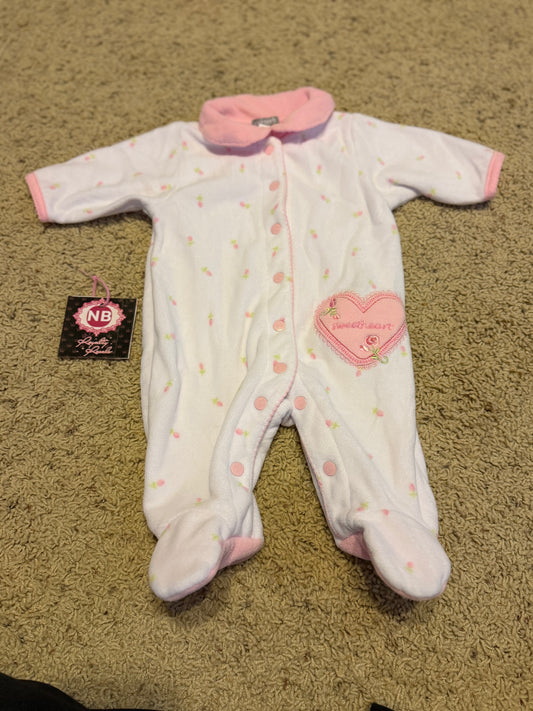 Newborn sweetheart sleeper
