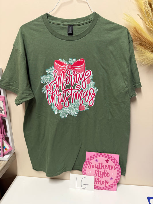 Adult large Merry Christmas tshirt