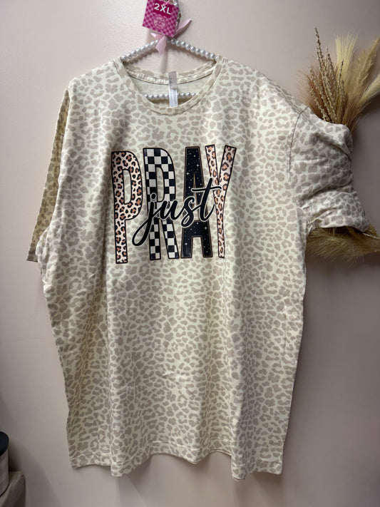 Adult 2xl Just Pray tshirt